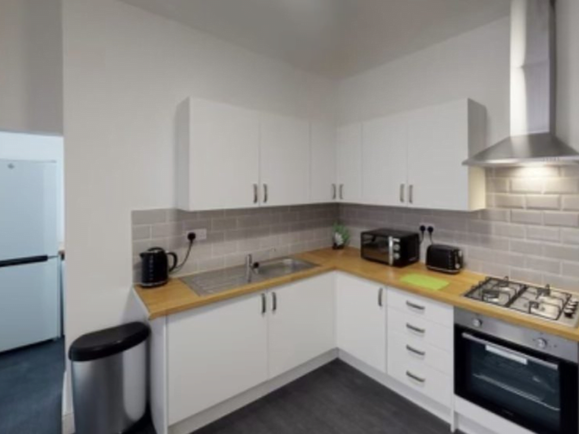 lower-breck-kitchen-after-1136-×-852-px-2